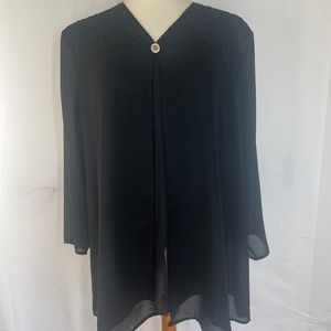 Chaus Women,  Size 16, Black With Embroidered Shoulders Single Button